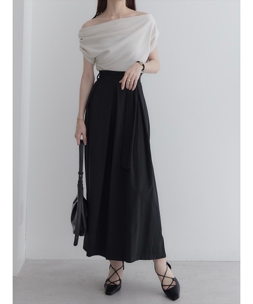 ポローラ　アシンメトリードレープトップス　ベージュ アシンメトリードレープトップス/ベージュ（Tシャツ/カットソー