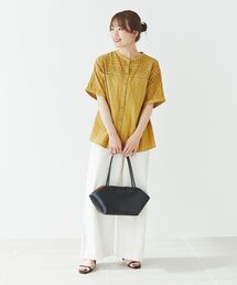 カットワークレースドルマンブラウス