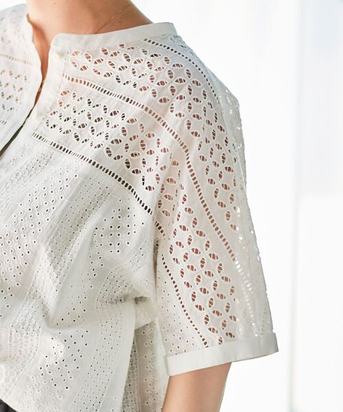 le.coeur blanc(ルクールブラン)の「カットワークレースドルマンブラウス(シャツ/ブラウス・レディース・ブラック/ホワイト/マスタード・38)」の20枚目の写真