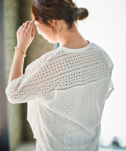 le.coeur blanc(ルクールブラン)の「カットワークレースドルマンブラウス(シャツ/ブラウス・レディース・ブラック/ホワイト/マスタード・38)」の19枚目の写真