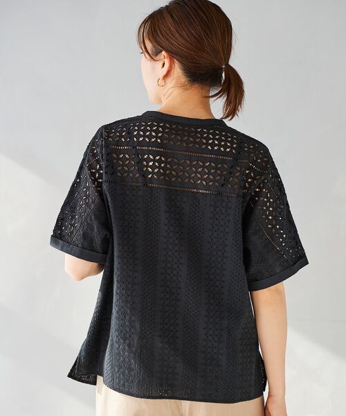 le.coeur blanc(ルクールブラン)の「カットワークレースドルマンブラウス(シャツ/ブラウス・レディース・ブラック/ホワイト/マスタード・38)」の13枚目の写真