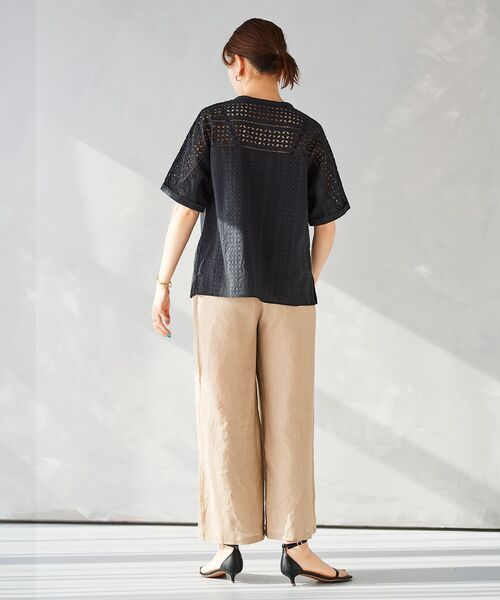 le.coeur blanc(ルクールブラン)の「カットワークレースドルマンブラウス(シャツ/ブラウス・レディース・ブラック/ホワイト/マスタード・38)」の10枚目の写真