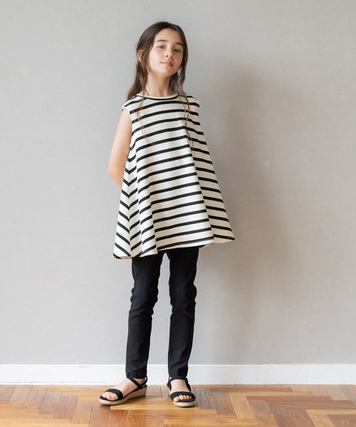 coca(coca)(コカ)の「キッズ 親子お揃いエンボス加工ボーダーノースリチュニック(タンクトップ・キッズ・アイボリー/チャコール・120/130/140/150)」の4枚目の写真