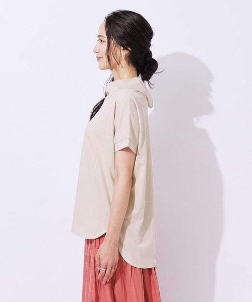 DRESKIP（ドレスキップ）の「◆【高レビュー/UV】さらりと大人カジュアルな装いに 抜け襟Tシャツ（Tシャツ/カットソー・レディース・ブラック/カーキ/ライトベージュ/イエロー/オフホワイト/グリーン・02/03/04）」の11枚目の写真