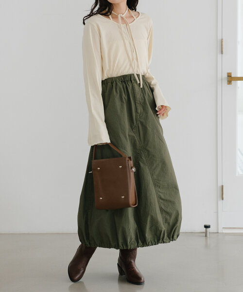 Kastane(カスタネ)の「【2サイズ展開】オーバーダイパラシュートスカート(スカート・レディース・チャコールグレー/カーキ・0/1)」の2枚目の写真