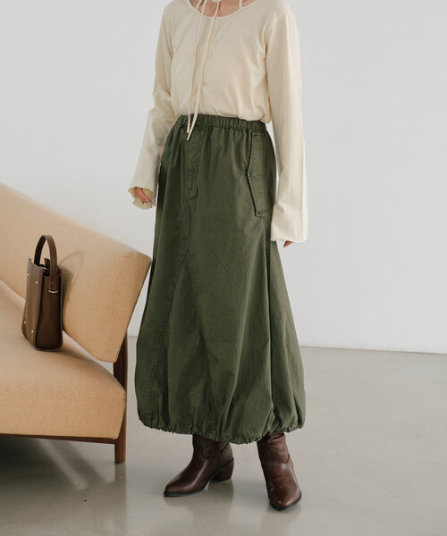 Kastane(カスタネ)の「【2サイズ展開】オーバーダイパラシュートスカート(スカート・レディース・チャコールグレー/カーキ・0/1)」の8枚目の写真