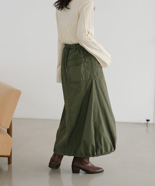 Kastane(カスタネ)の「【2サイズ展開】オーバーダイパラシュートスカート(スカート・レディース・チャコールグレー/カーキ・0/1)」の11枚目の写真