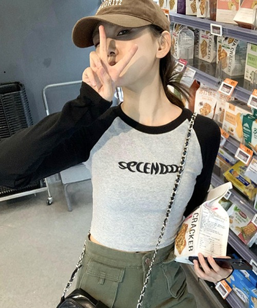 lilful（リルフル）の「フロント刺繍 ショート ラグランロンT（Tシャツ/カットソー・レディース・ブラック/ネイビー/ブラウン・M/S）」の5枚目の写真