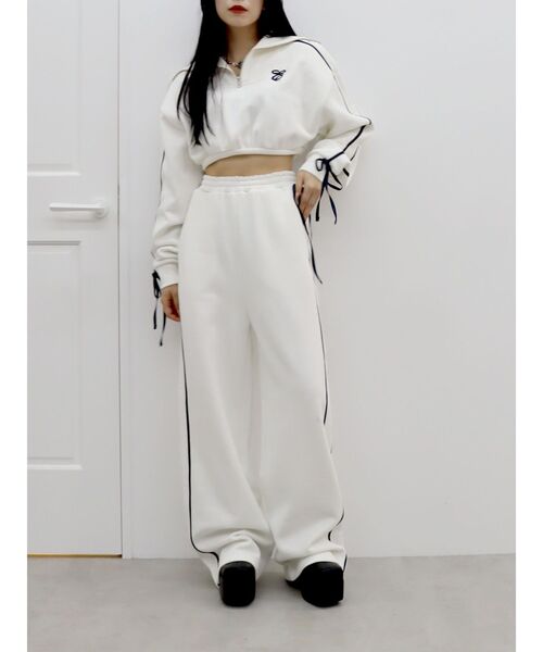 EVRIS（エヴリス）の「リボンスリーブハーフZIPショートスウェットトップス【セットアップ着用可能】（スウェット・レディース・ブラック/ホワイト/グレー/ネイビー・FREE）」の5枚目の写真