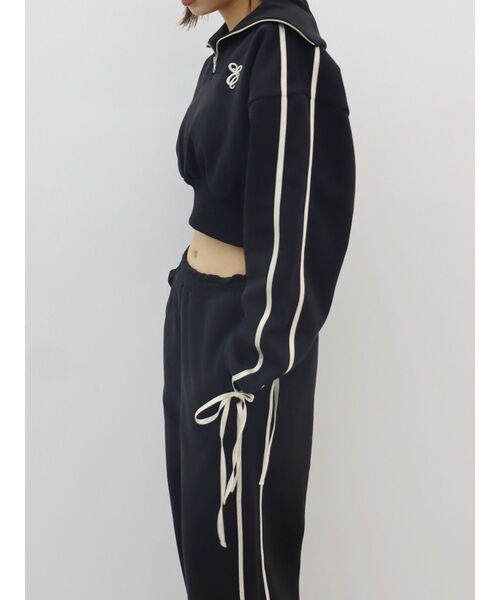 EVRIS（エヴリス）の「リボンスリーブハーフZIPショートスウェットトップス【セットアップ着用可能】（スウェット・レディース・ブラック/ホワイト/グレー/ネイビー・FREE）」の12枚目の写真