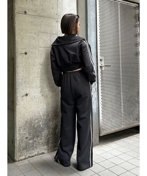 EVRIS（エヴリス）の「リボンスリーブハーフZIPショートスウェットトップス【セットアップ着用可能】（スウェット・レディース・ブラック/ホワイト/グレー/ネイビー・FREE）」の17枚目の写真