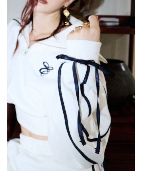 EVRIS（エヴリス）の「リボンスリーブハーフZIPショートスウェットトップス【セットアップ着用可能】（スウェット・レディース・ブラック/ホワイト/グレー/ネイビー・FREE）」の18枚目の写真