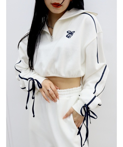 EVRIS（エヴリス）の「リボンスリーブハーフZIPショートスウェットトップス【セットアップ着用可能】（スウェット・レディース・ブラック/ホワイト/グレー/ネイビー・FREE）」の2枚目の写真