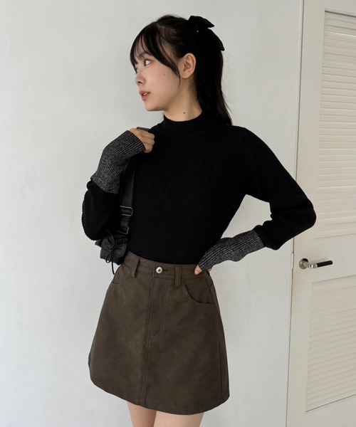 one after another NICE CLAUP(ワンアフターアナザーナイスクラップ)の「配色ラメボトルネックリブニット(ニット/セーター・レディース・グレー/グレイッシュベージュ/ブラック/アイボリー・FREE)」の18枚目の写真
