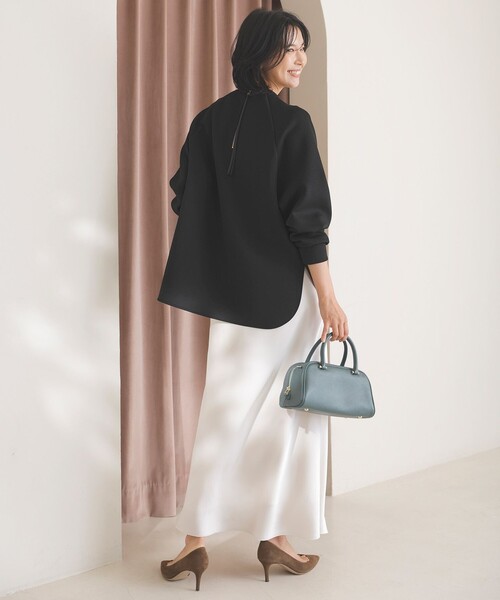 UNFILO(アンフィーロ)の「【新色・新サイズ登場!】サテン ナロースカート(スカート・レディース・ブラック系/アイボリー系/ダルブルー系/ベージュ系/ネイビー系・SMALL/X-SMALL/MEDIUM/LARGE)」の8枚目の写真