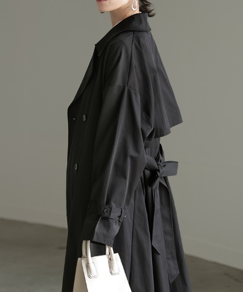 HUG.U（ハグユー）の「ライトトレンチコート（トレンチコート・レディース・ブラック/ナチュラル/セージグリーン・FREE）」の17枚目の写真