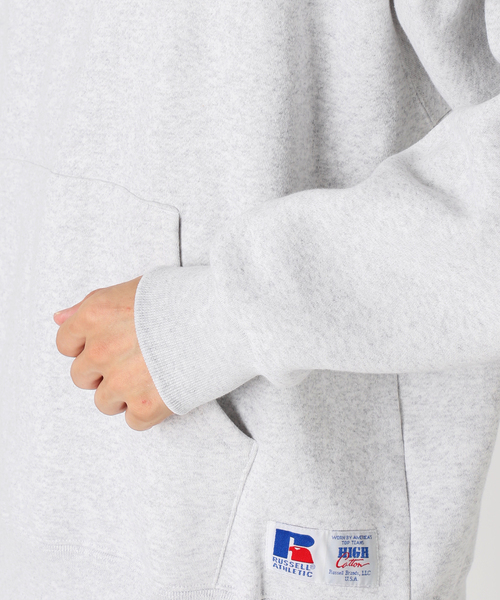 RUSSELL(ラッセル)の「【RUSSELL ATHLETIC】別注 カットオフネックパーカー(パーカー・メンズ・ホワイト×ホワイト/レッド/ライトグレー・LARGE/MEDIUM)」の9枚目の写真