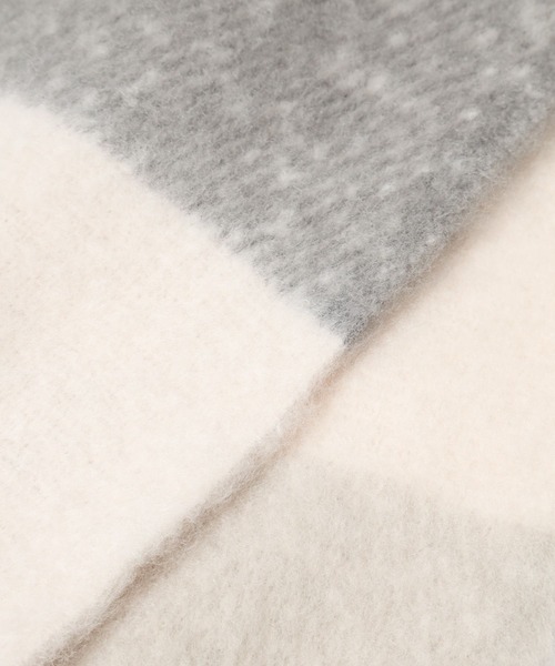 mysty woman（ミスティウーマン）の「ブークレーボーダーマフラー  127375（マフラー・レディース・グレー/ピンク/ブラウン系その他・FREE）」の11枚目の写真