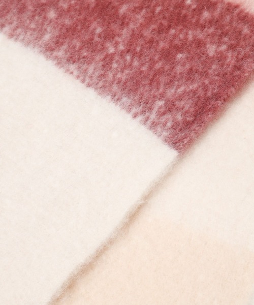 mysty woman（ミスティウーマン）の「ブークレーボーダーマフラー  127375（マフラー・レディース・グレー/ピンク/ブラウン系その他・FREE）」の12枚目の写真