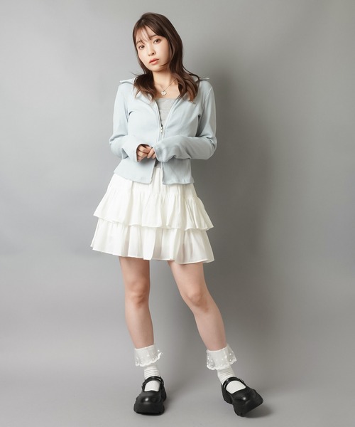 SPINNS(スピンズ)の「待望の再入荷★【軽やかな素材で、ふんわり可愛い♪】フリルティアードミニスカート / インナーパンツ付き(スカート・レディース・ブラック/ホワイト/ベージュ/サックスブルー・ONESIZE)」の14枚目の写真