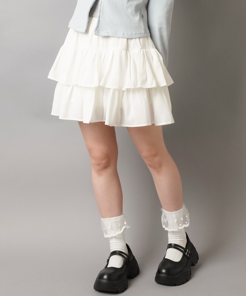 SPINNS(スピンズ)の「【軽やかな素材で、ふんわり可愛い♪】フリルティアードミニスカート / インナーパンツ付き(スカート・レディース・ブラック/ホワイト/ベージュ/サックスブルー・ONESIZE)」の22枚目の写真