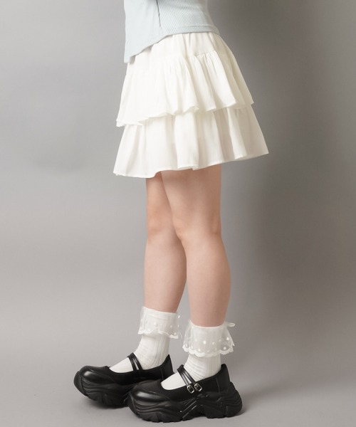 SPINNS（スピンズ）の「待望の再入荷★【軽やかな素材で、ふんわり可愛い♪】フリルティアードミニスカート / インナーパンツ付き（スカート・レディース・ブラック/ホワイト/ベージュ/サックスブルー・ONESIZE）」の18枚目の写真