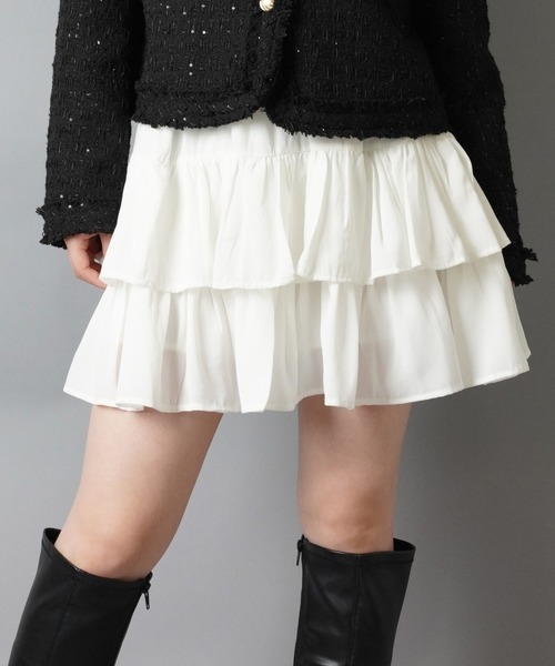 SPINNS(スピンズ)の「待望の再入荷★【軽やかな素材で、ふんわり可愛い♪】フリルティアードミニスカート / インナーパンツ付き(スカート・レディース・ブラック/ホワイト/ベージュ/サックスブルー・ONESIZE)」の16枚目の写真