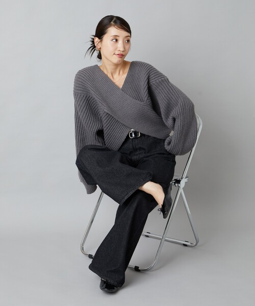 FREAK'S STORE(フリークスストア)の「限定展開 2WAY クロス デザイン ニット プルオーバー(ニット/セーター・レディース・ベージュ/ブラック/チャコールグレー/ナチュラル・フリ-)」の12枚目の写真
