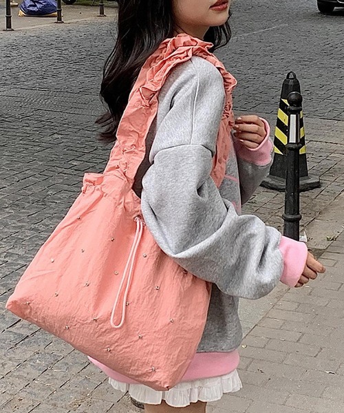 Mignonjour(ミニョンジュール)の「Mignonjour/フリルハンドル巾着トートバッグ M2588(トートバッグ・レディース・ブラック/ブルー/ピンク/イエロー・FREE)」の4枚目の写真