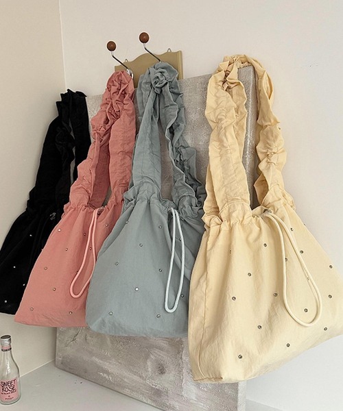 Mignonjour(ミニョンジュール)の「Mignonjour/フリルハンドル巾着トートバッグ M2588(トートバッグ・レディース・ブラック/ブルー/ピンク/イエロー・FREE)」の1枚目の写真