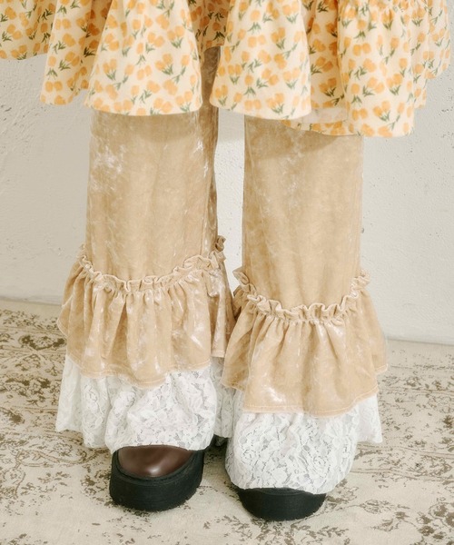 kutir（クティール）の「【クティールとレトロ】レースドッキングベロアパンツ（その他パンツ・レディース・ブラック/ベージュ/アイボリー/ブラック系その他・FREE）」の12枚目の写真