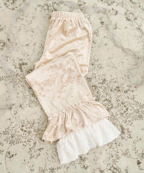 kutir（クティール）の「【クティールとレトロ】レースドッキングベロアパンツ（その他パンツ・レディース・ブラック/ベージュ/アイボリー/ブラック系その他・FREE）」の6枚目の写真