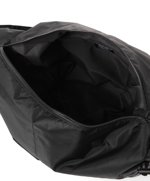 BAYFLOW(ベイフロー)の「中綿フロントポケットショルダーバッグ(ショルダーバッグ・メンズ・ブラック/ネイビー・FREE)」の4枚目の写真