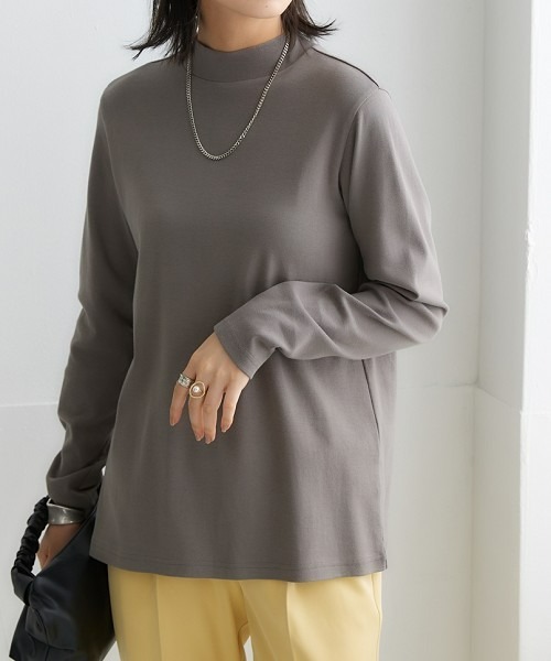 nissen（ニッセン）の「ＵＶカット綿１００％フライス素材ハイネックフレアチュニックTシャツ（Tシャツ/カットソー・レディース・ミント/ラベンダー/チャコール/グリーン/カーキ/ワイン/グリーン系その他/オフホワイト/ブルー/ブラック/ライトグレー・M/S/LL/L/3L）」の5枚目の写真