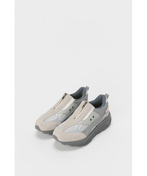 Hender Scheme（エンダースキーマ）の「fastened polar（スリッポン