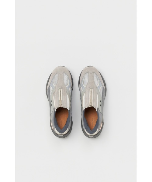 Hender Scheme（エンダースキーマ）の「fastened polar（スリッポン