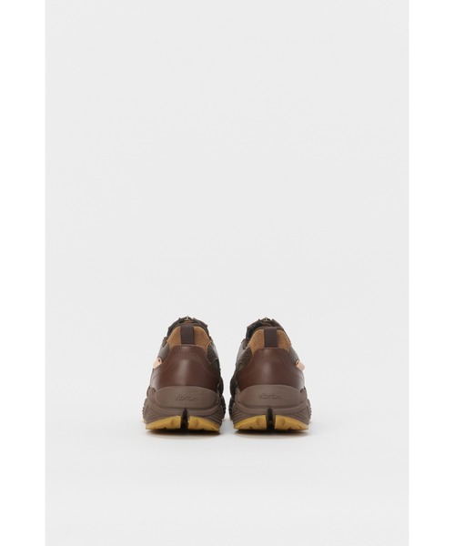 Hender Scheme（エンダースキーマ）の「fastened polar（スリッポン