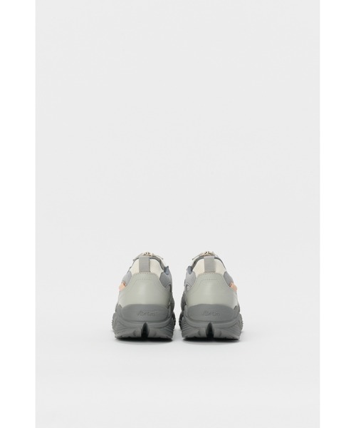 Hender Scheme（エンダースキーマ）の「fastened polar（スリッポン