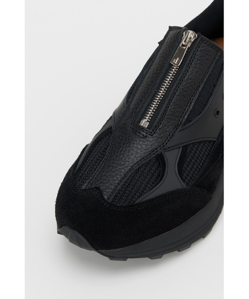 Hender Scheme（エンダースキーマ）の「fastened polar（スリッポン