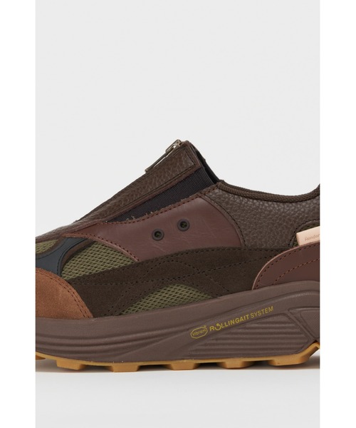 Hender Scheme（エンダースキーマ）の「fastened polar（スリッポン