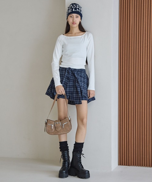 FOREVER 21(フォーエバー トゥエンティーワン)の「【2025SS】ボートネックロングTシャツ(Tシャツ/カットソー・レディース・ブラック×ホワイト/ピンク/ブラック/オフホワイト・SMALL/MEDIUM)」の15枚目の写真