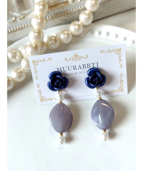 tone（トーン）の「【MUURABBTI】薔薇とマーブルビーズのピアス(MA)（ピアス（両耳用）・レディース・ブルー/ピンク・FREE）」の2枚目の写真