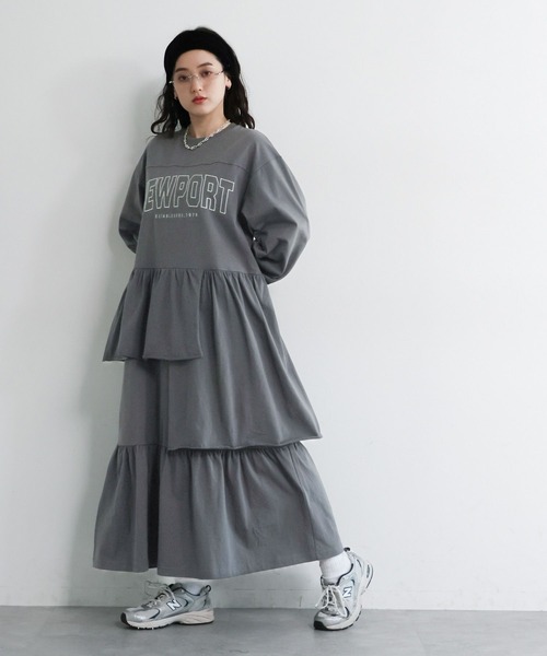 RAGEBLUE（レイジブルー）の「ナンバリング/カレッジ刺繍フリルデザインワンピース（ワンピース・レディース・ネイビー/グレー・FREE）」の2枚目の写真