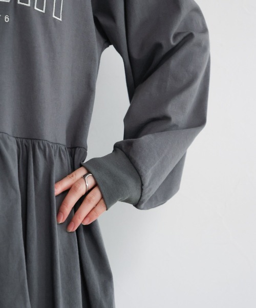 RAGEBLUE（レイジブルー）の「ナンバリング/カレッジ刺繍フリルデザインワンピース（ワンピース・レディース・ネイビー/グレー・FREE）」の18枚目の写真