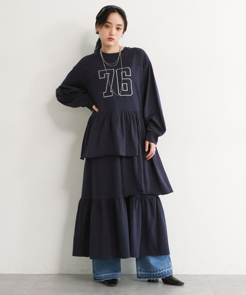 RAGEBLUE（レイジブルー）の「ナンバリング/カレッジ刺繍フリルデザインワンピース（ワンピース・レディース・ネイビー/グレー・FREE）」の9枚目の写真
