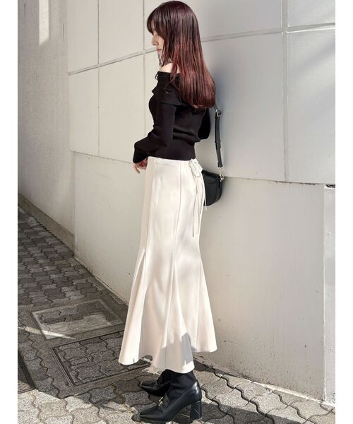 MERCURYDUO（マーキュリーデュオ）の「2WAYオフショルリボンボタンニット（ニット/セーター・レディース・ブラック/オフホワイト/レッド・FREE）」の17枚目の写真