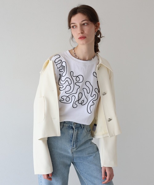 J by blue(ジェイバイブルー)の「コード刺繍Tシャツ(Tシャツ/カットソー・レディース・ホワイト/ブラック/ホワイト系・MEDIUM)」の18枚目の写真