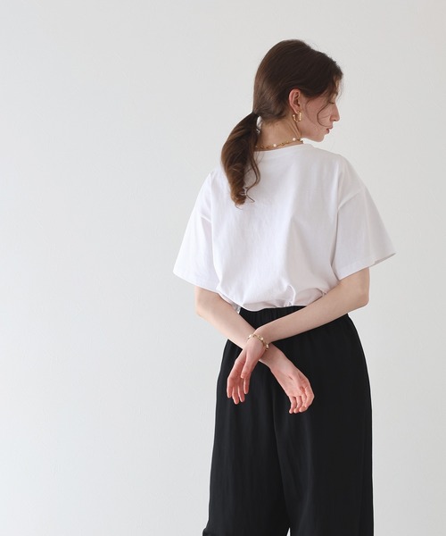 J by blue(ジェイバイブルー)の「コード刺繍Tシャツ(Tシャツ/カットソー・レディース・ホワイト/ブラック/ホワイト系・MEDIUM)」の19枚目の写真