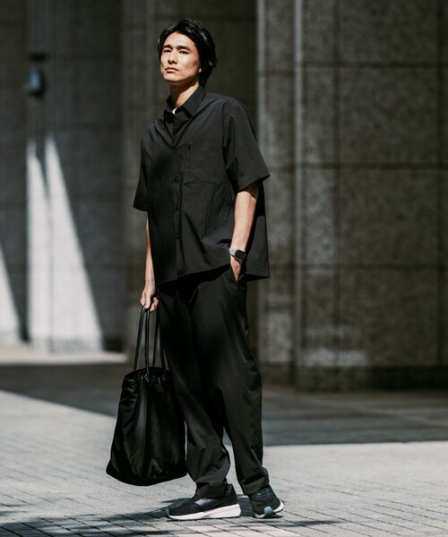 green label relaxing（グリーンレーベルリラクシング）の「WONDER CLOTH ジャストルーズ レギュラーカラー 半袖 シャツ -ストレッチ・接触冷感・吸水速乾-（シャツ/ブラウス・メンズ・ダークグレー/ブラック/ネイビー・XL/L/M/S）」の7枚目の写真