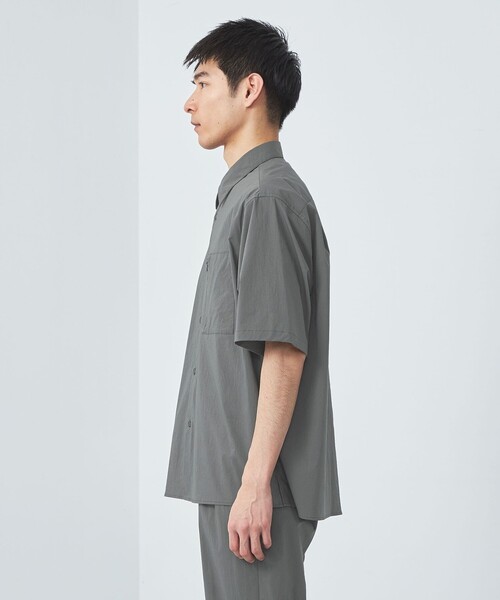 green label relaxing（グリーンレーベルリラクシング）の「WONDER CLOTH ジャストルーズ レギュラーカラー 半袖 シャツ -ストレッチ・接触冷感・吸水速乾-（シャツ/ブラウス・メンズ・ダークグレー/ブラック/ネイビー・XL/L/M/S）」の16枚目の写真